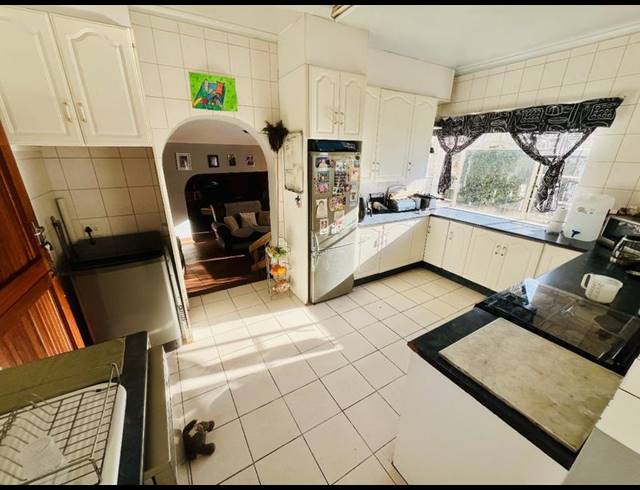 4 BEDROOM HOUSE FOR SALE IN SUIDEROORD